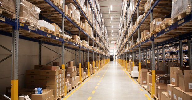Wielkopolska pozostaje jednym z najważniejszych ośrodków gospodarczych i logistycznych w Polsce, a jej położenie sprzyja wymianie handlowej z rynkami Europy Zachodniej. Rosnące potrzeby transportowe firm z regionu widać także w wynikach poznańskiego oddziału DACHSER. W 2026 roku oddział odnotowuje dwucyfrowe wzrosty wolumenów przewozów, a na 2029 roku planuje przeprowadzkę do nowej lokalizacji.